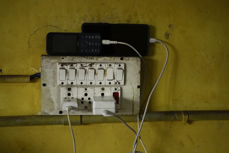 Photo electricians, money